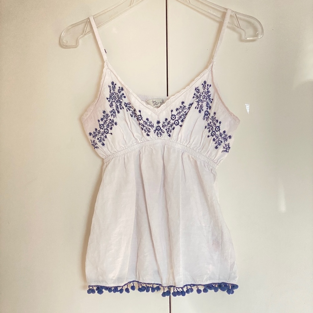 Love To Lounge I Primark I White + Blue Embroidery Pom Pom Fringe Tank Top